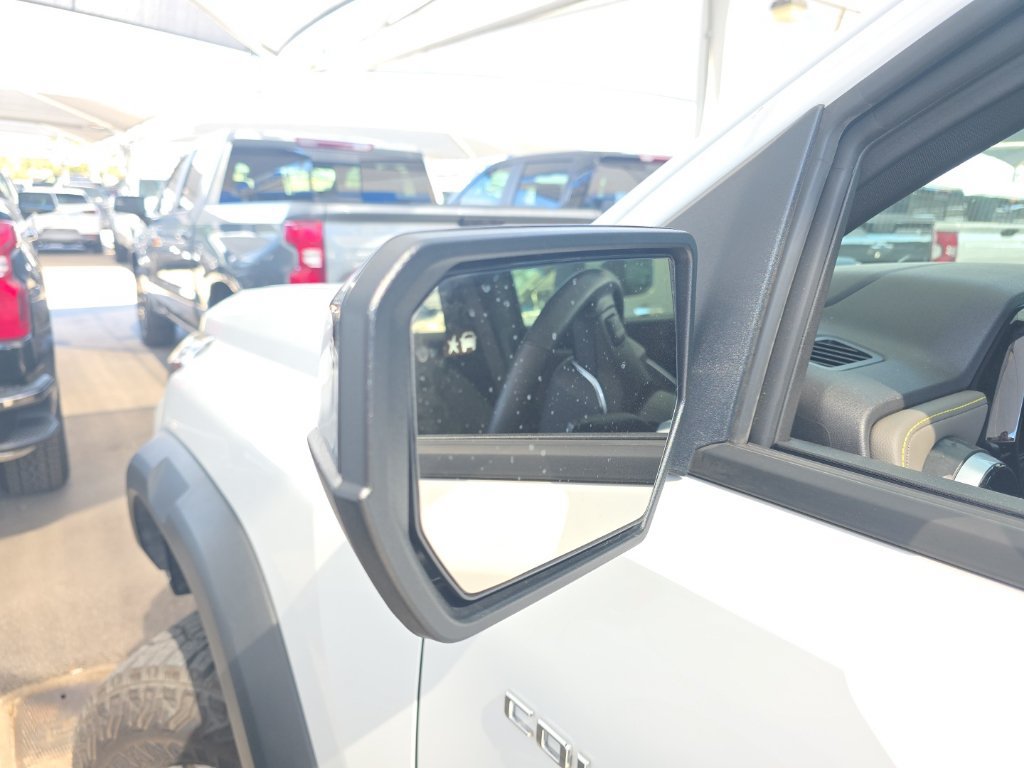 Used 2025 Chevrolet Colorado ZR2 w/ Technology Package AWD/4WD image 15