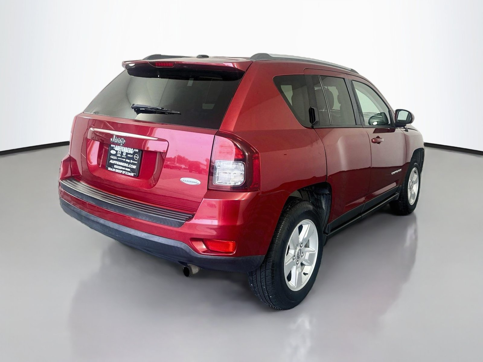 Used 2017 Jeep Compass Latitude FWD image 7