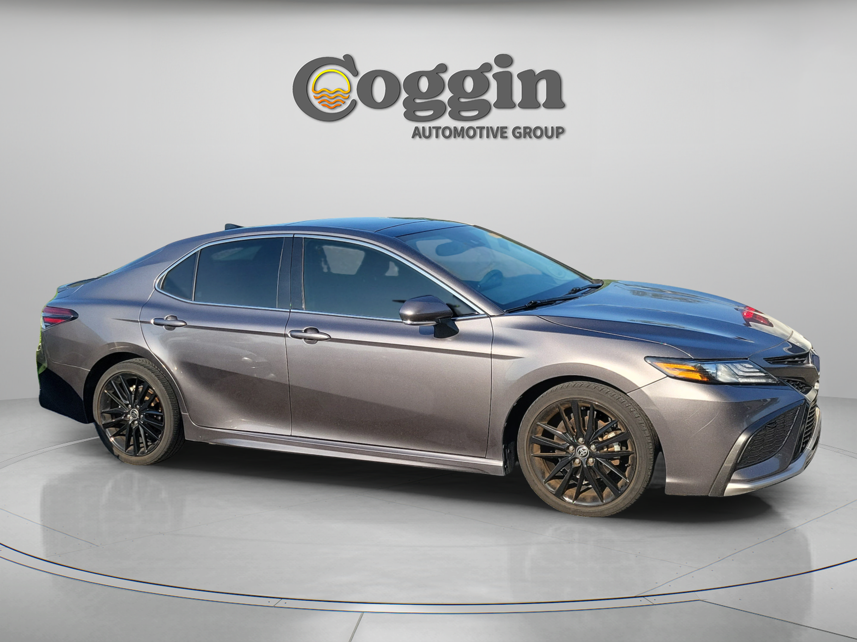 Used 2022 Toyota Camry XSE FWD image 5