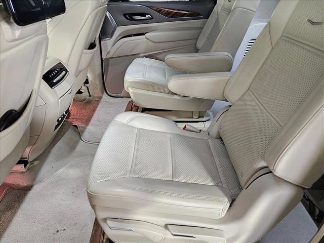 Used 2021 Cadillac Escalade ESV Premium Luxury Platinum image 18