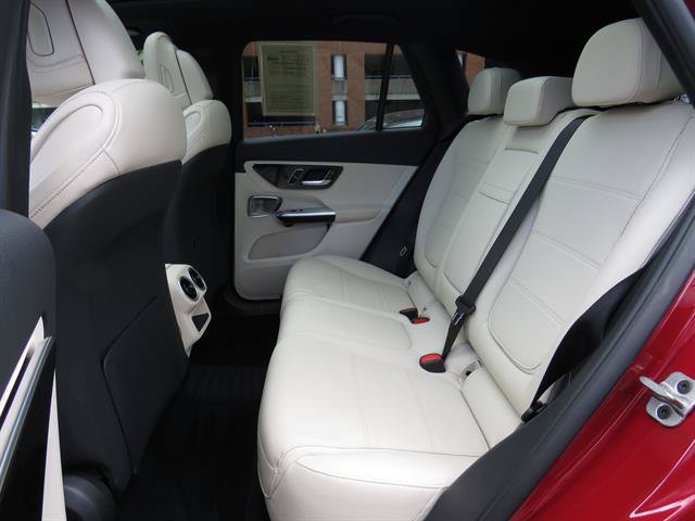Used 2026 Mercedes-Benz GLC 300 4MATIC image 21