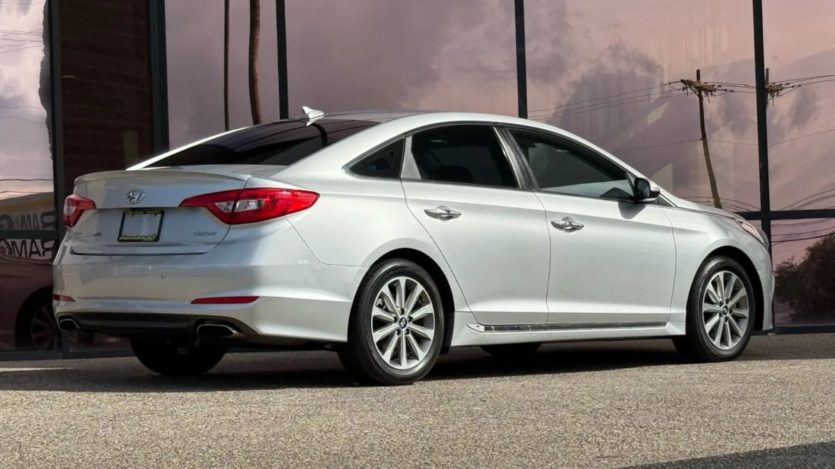Used 2016 Hyundai Sonata Limited image 10