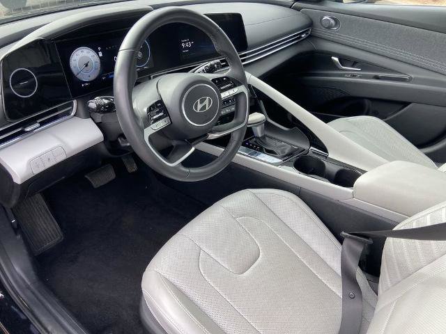 Used 2025 Hyundai Elantra Limited image 6