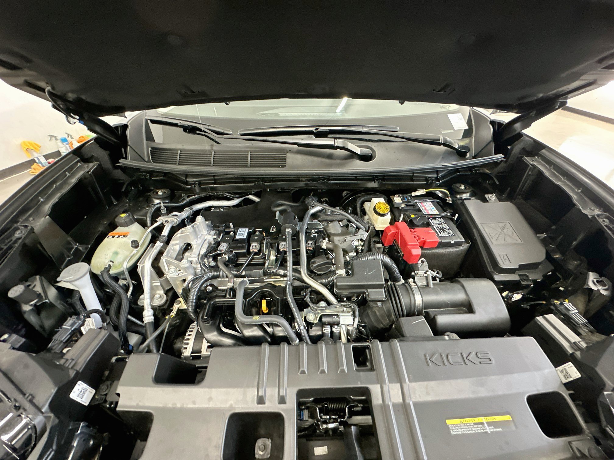 Used 2025 Nissan Kicks SV AWD/4WD image 33