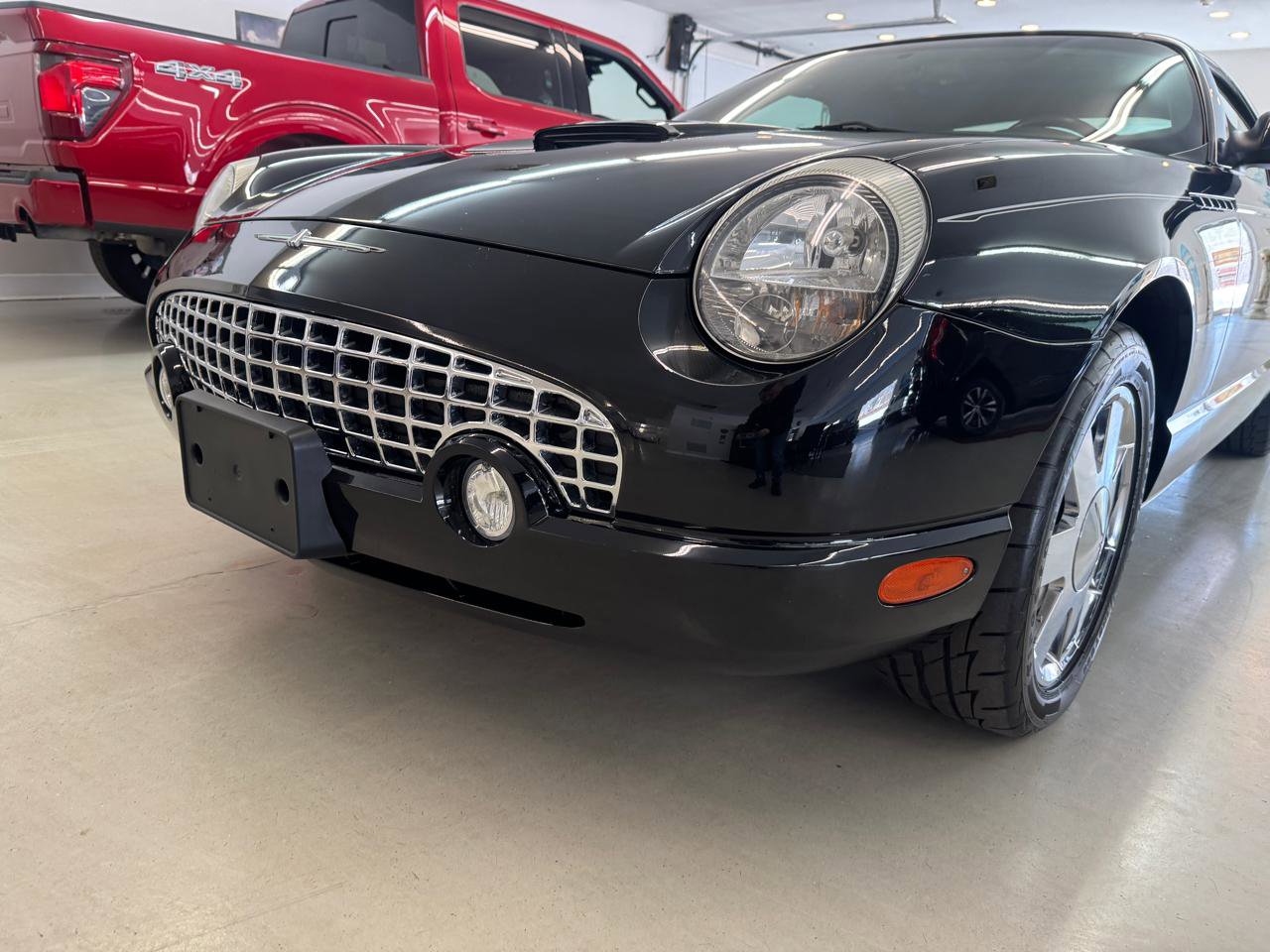Used 2002 Ford Thunderbird image 24