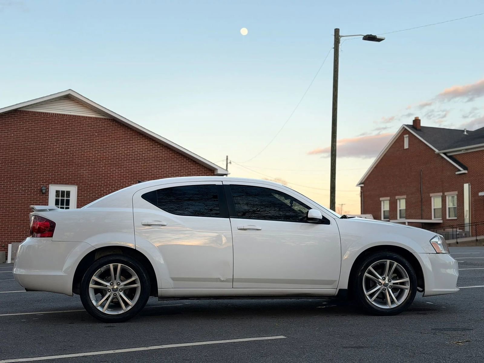 Used 2012 Dodge Avenger SXT w/ Rallye Appearance Group FWD image 6