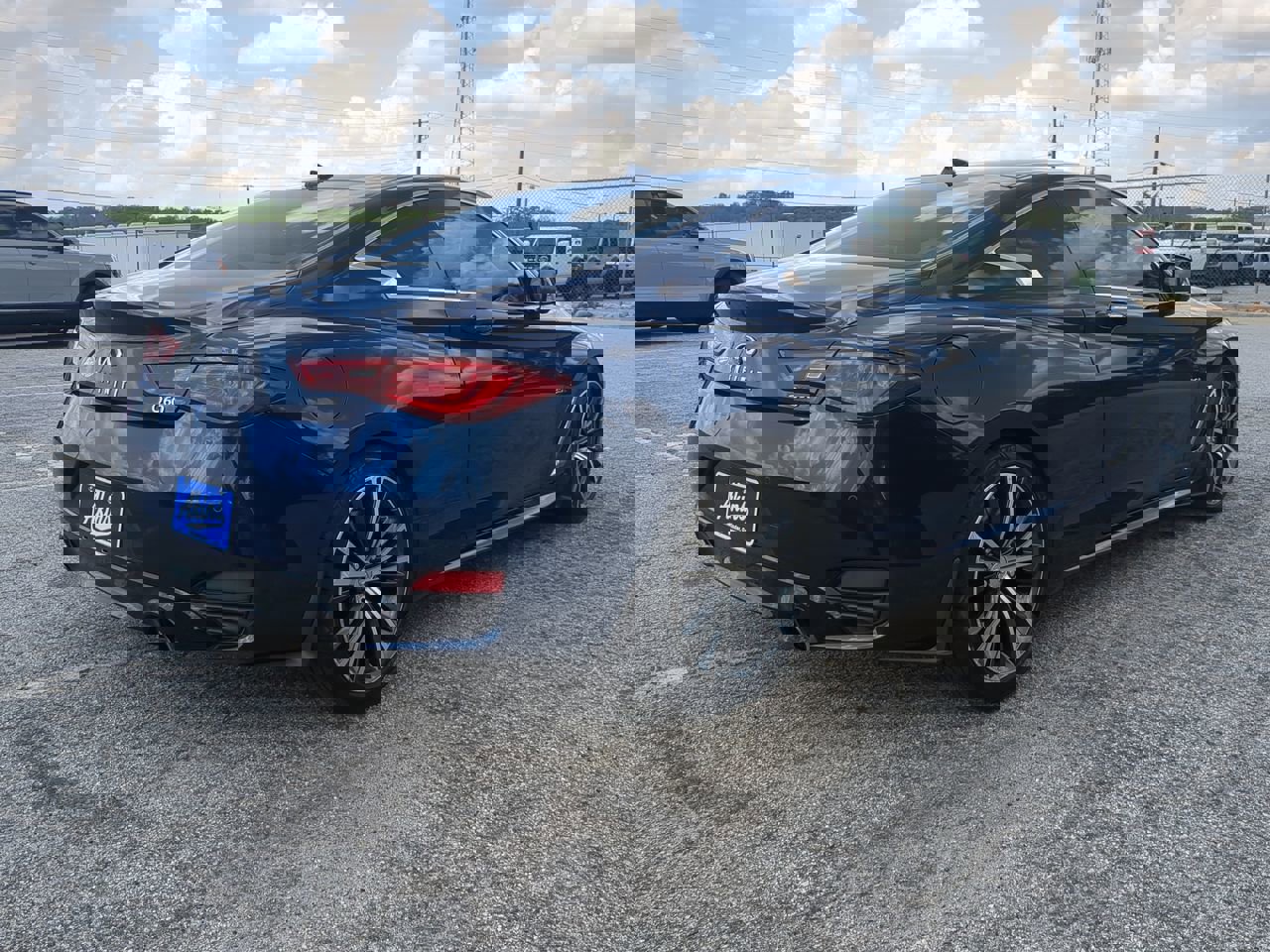 Used 2019 INFINITI Q60 3.0t Luxe w/ Essential Package image 3