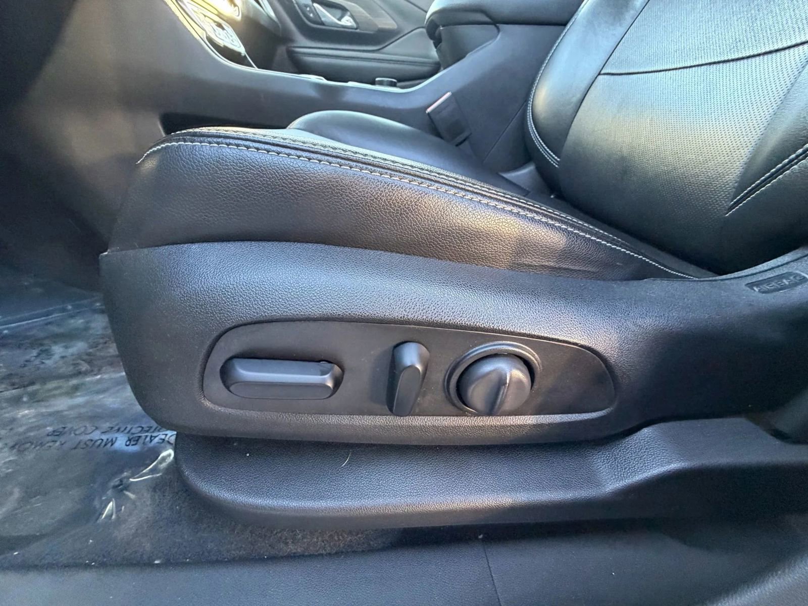 Used 2022 GMC Terrain SLT image 12