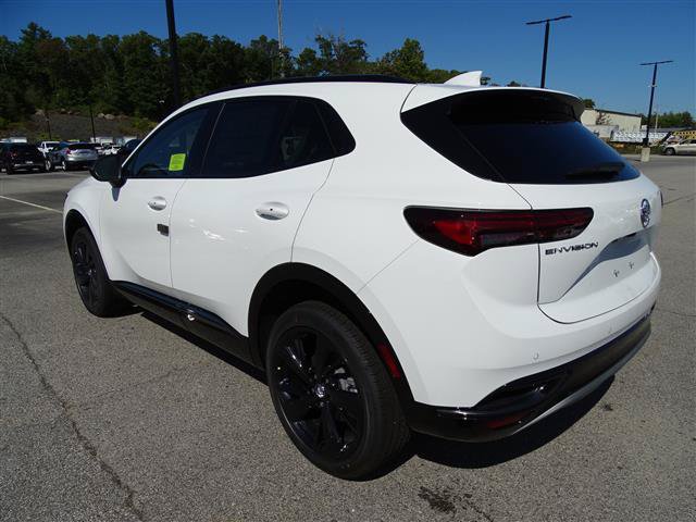 Used 2022 Buick Envision Essence w/ Sport Touring Package FWD image 3
