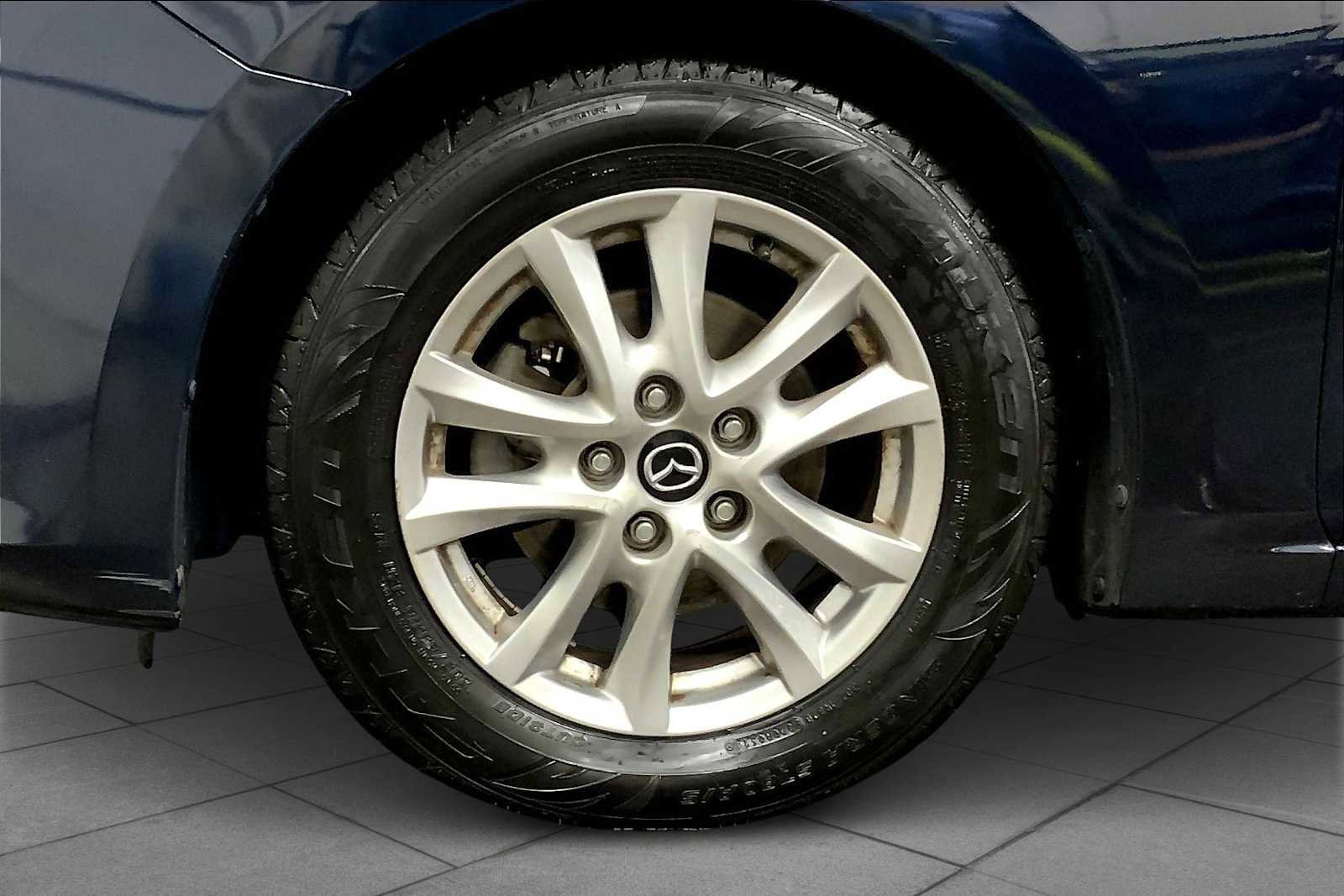 Used 2015 MAZDA MAZDA3 i Touring image 10