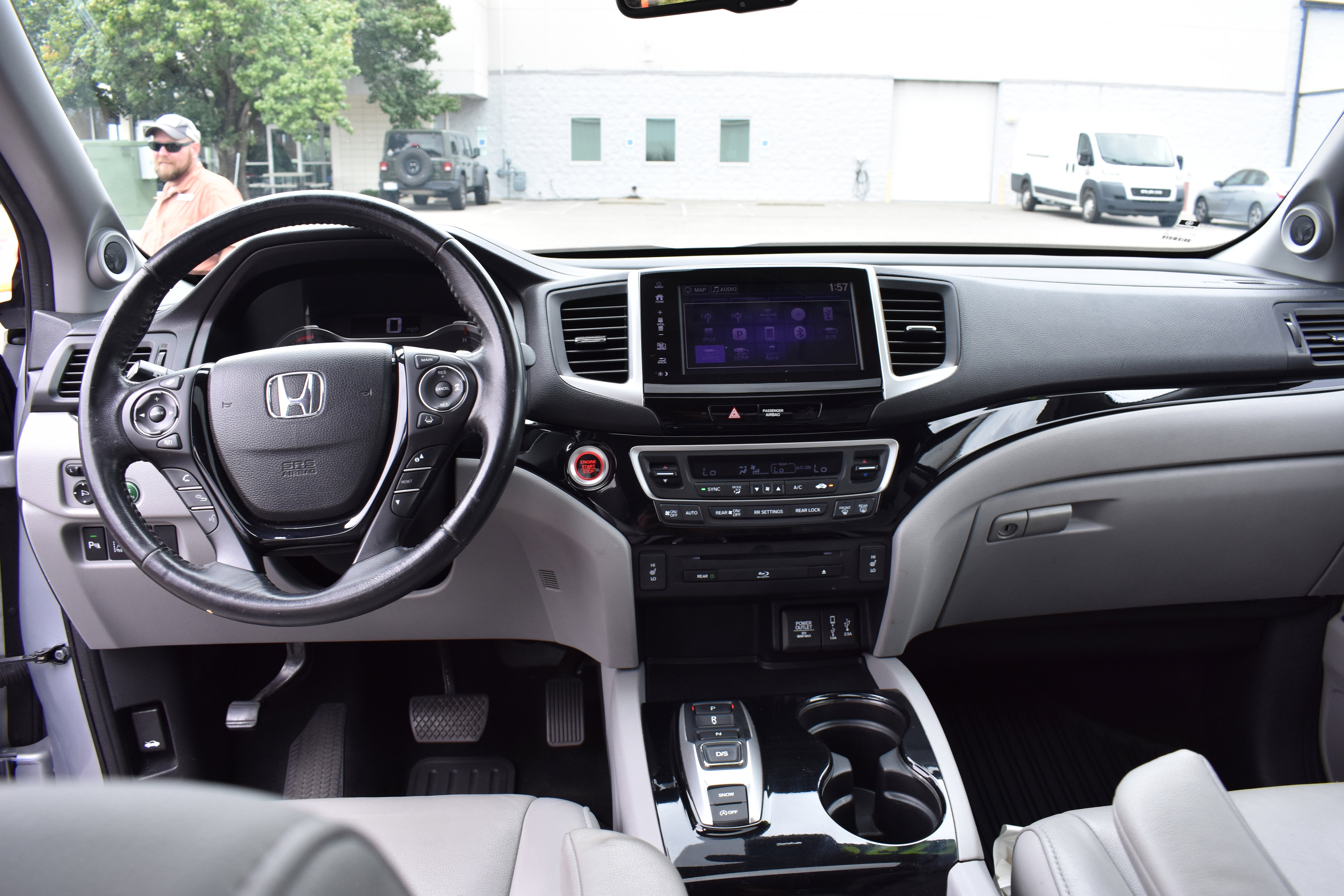 Certified 2018 Honda Pilot Touring image 36
