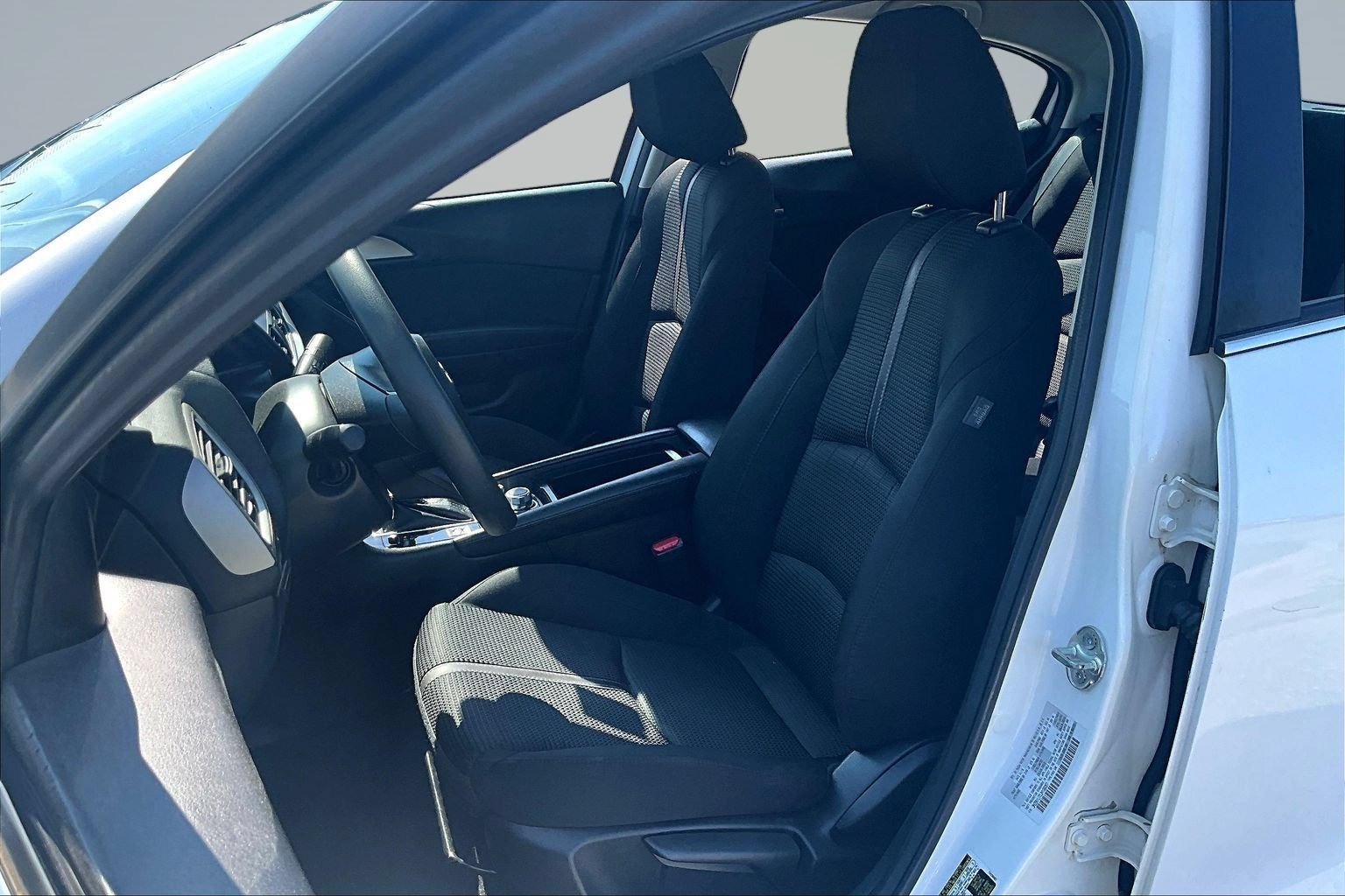 Used 2018 MAZDA MAZDA3 Sport w/ Preferred Equipment Package FWD image 20