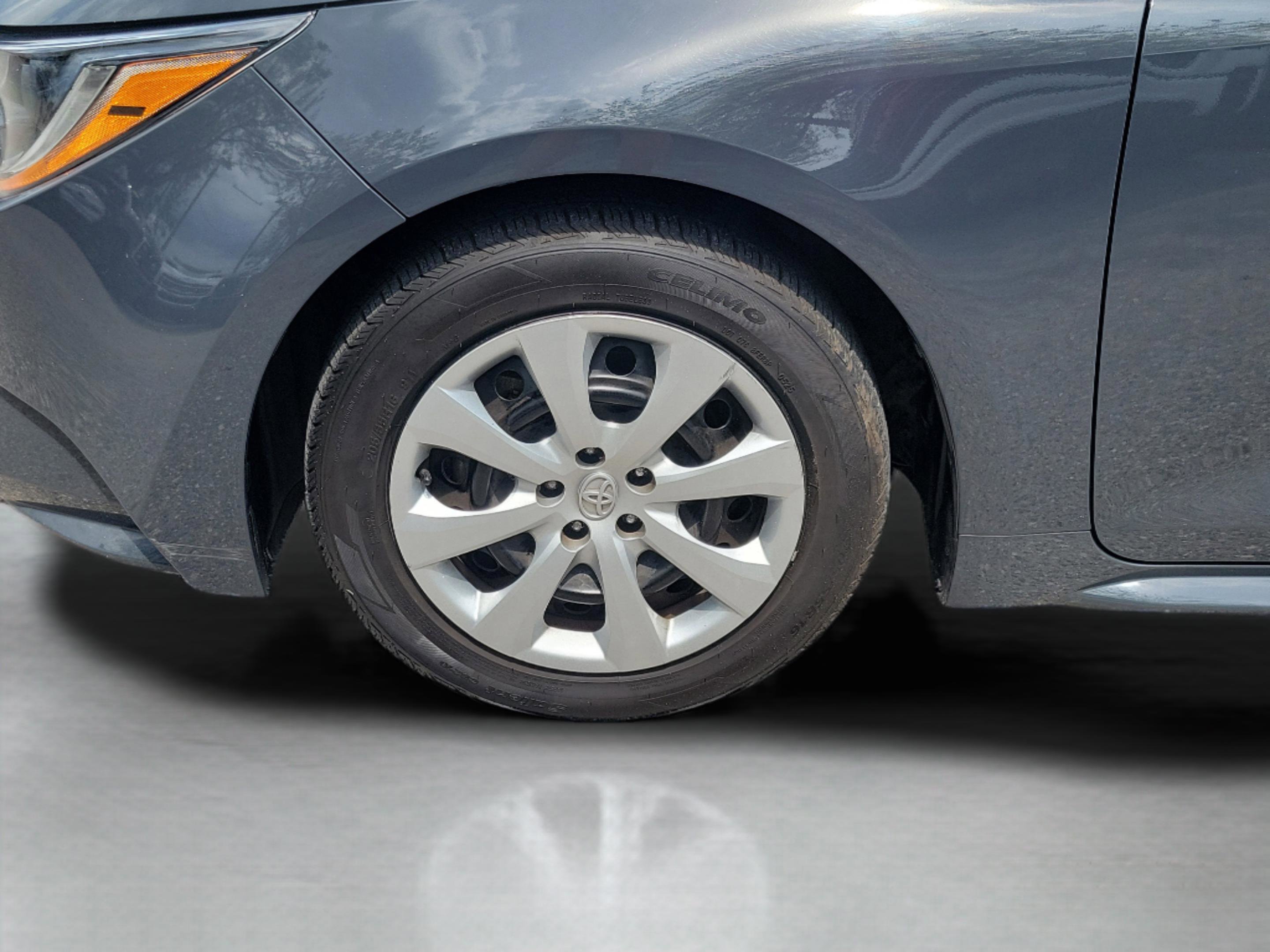 Used 2023 Toyota Corolla LE FWD image 32