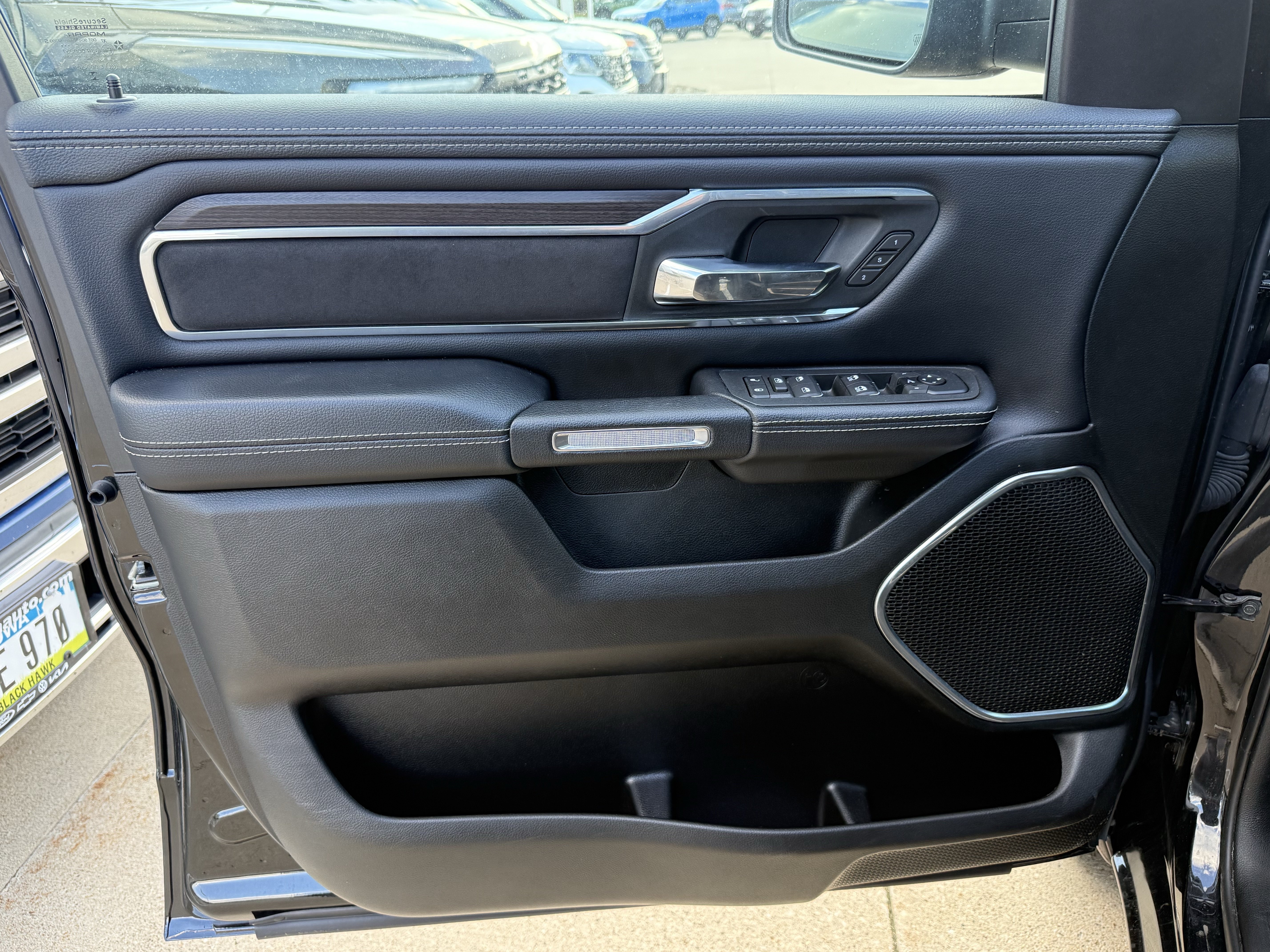 Used 2025 RAM 1500 Laramie w/ Sport Appearance Package AWD/4WD image 11