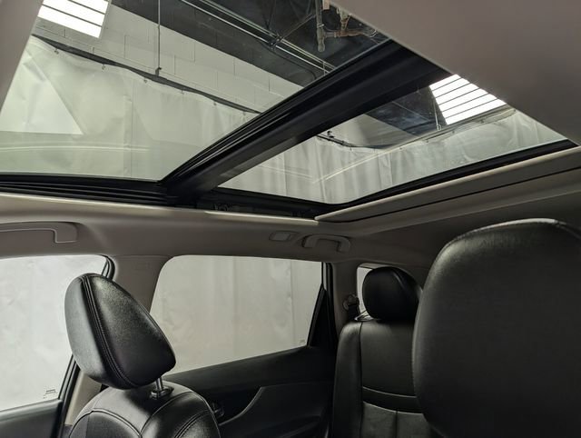 Used 2017 Nissan Rogue SL w/ SL Premium Package image 12