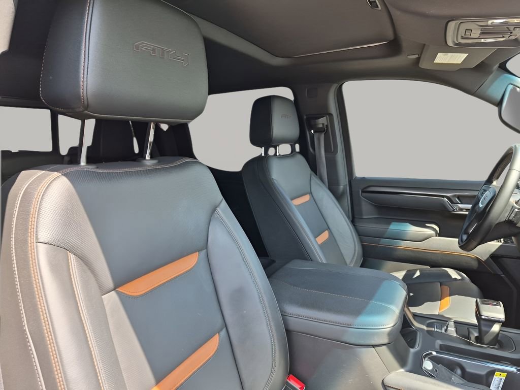 Used 2025 GMC Sierra 1500 AT4 w/ AT4 Premium Package AWD/4WD image 16