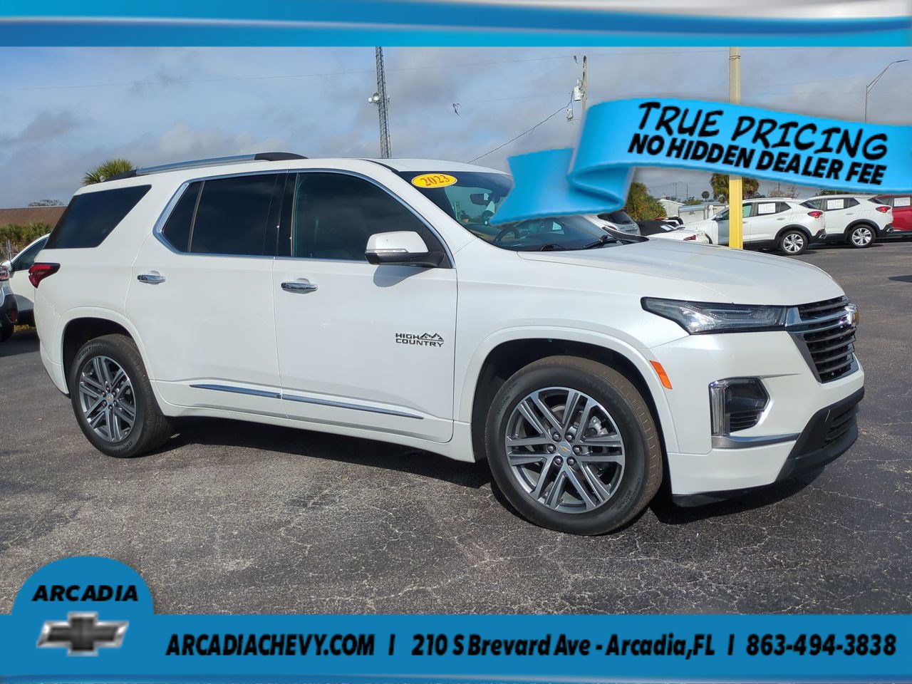Used 2023 Chevrolet Traverse High Country FWD image 2