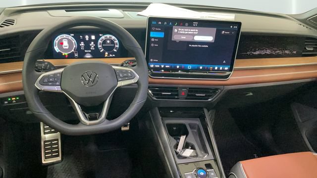 New 2026 Volkswagen Tiguan SEL R-Line AWD/4WD image 11