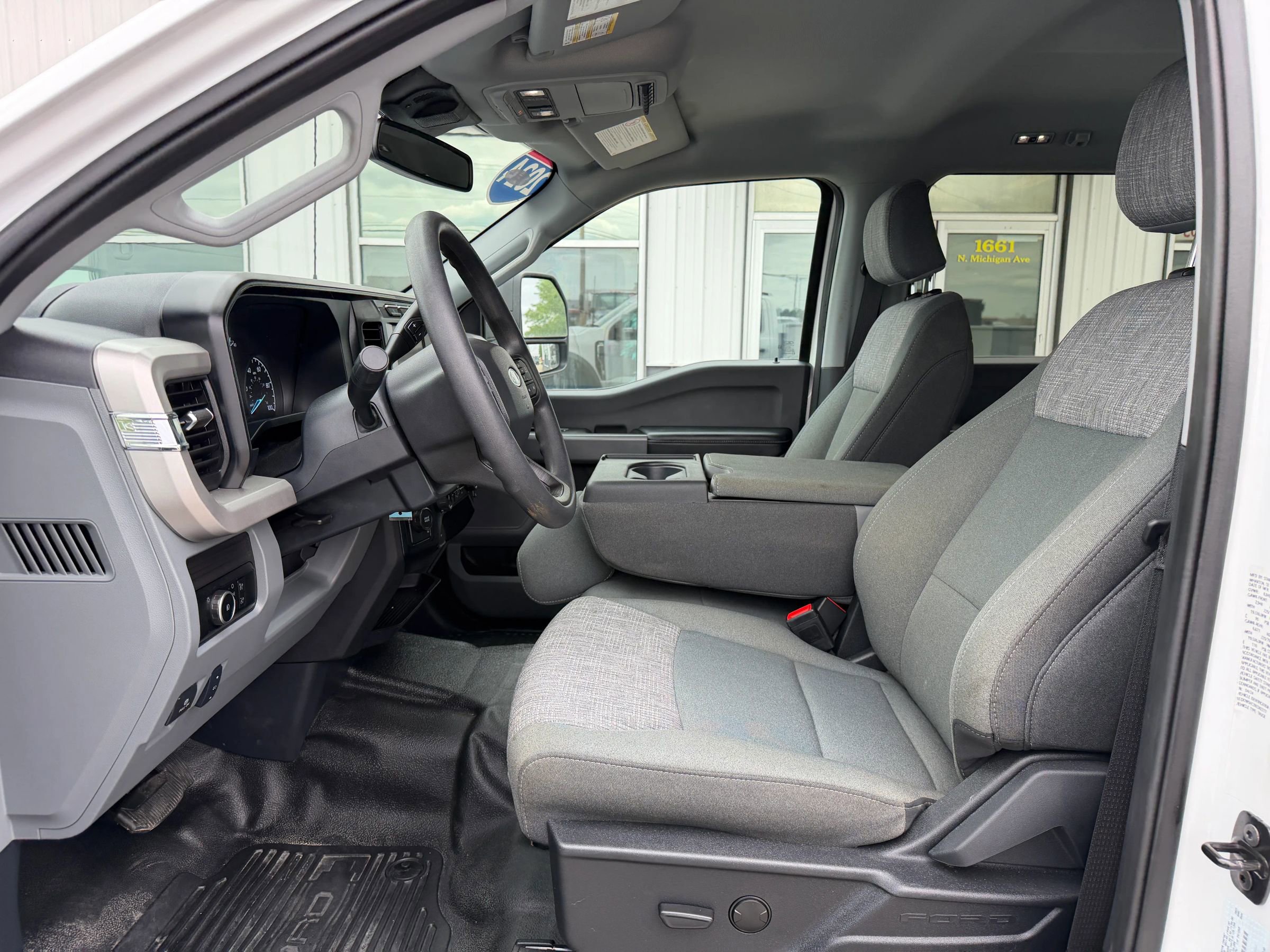 Used 2024 Ford F550 4x4 Crew Cab Super Duty w/ XLT Value Package image 12