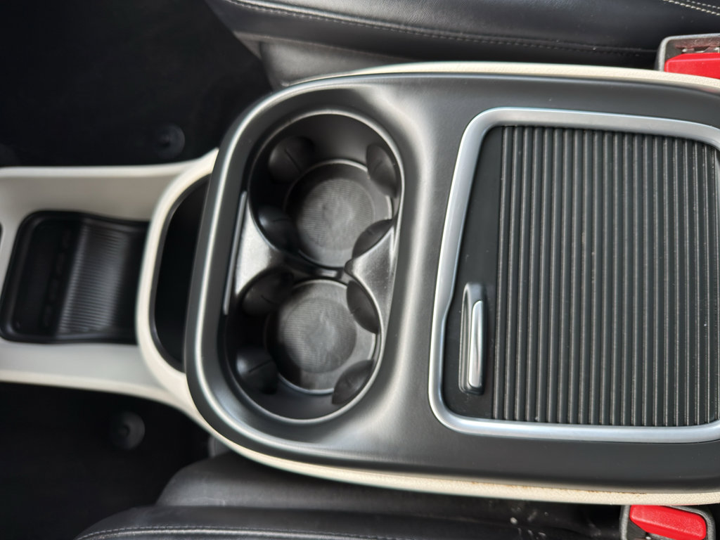 Used 2024 Chrysler Pacifica Touring-L image 21