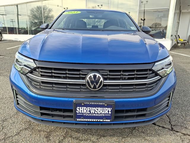 Used 2023 Volkswagen Jetta Sport image 2