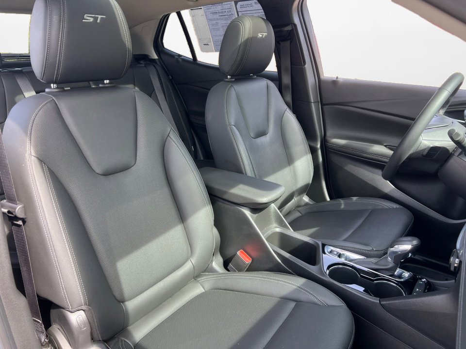 Used 2024 Buick Encore GX Sport Touring w/ Experience Buick Package image 9