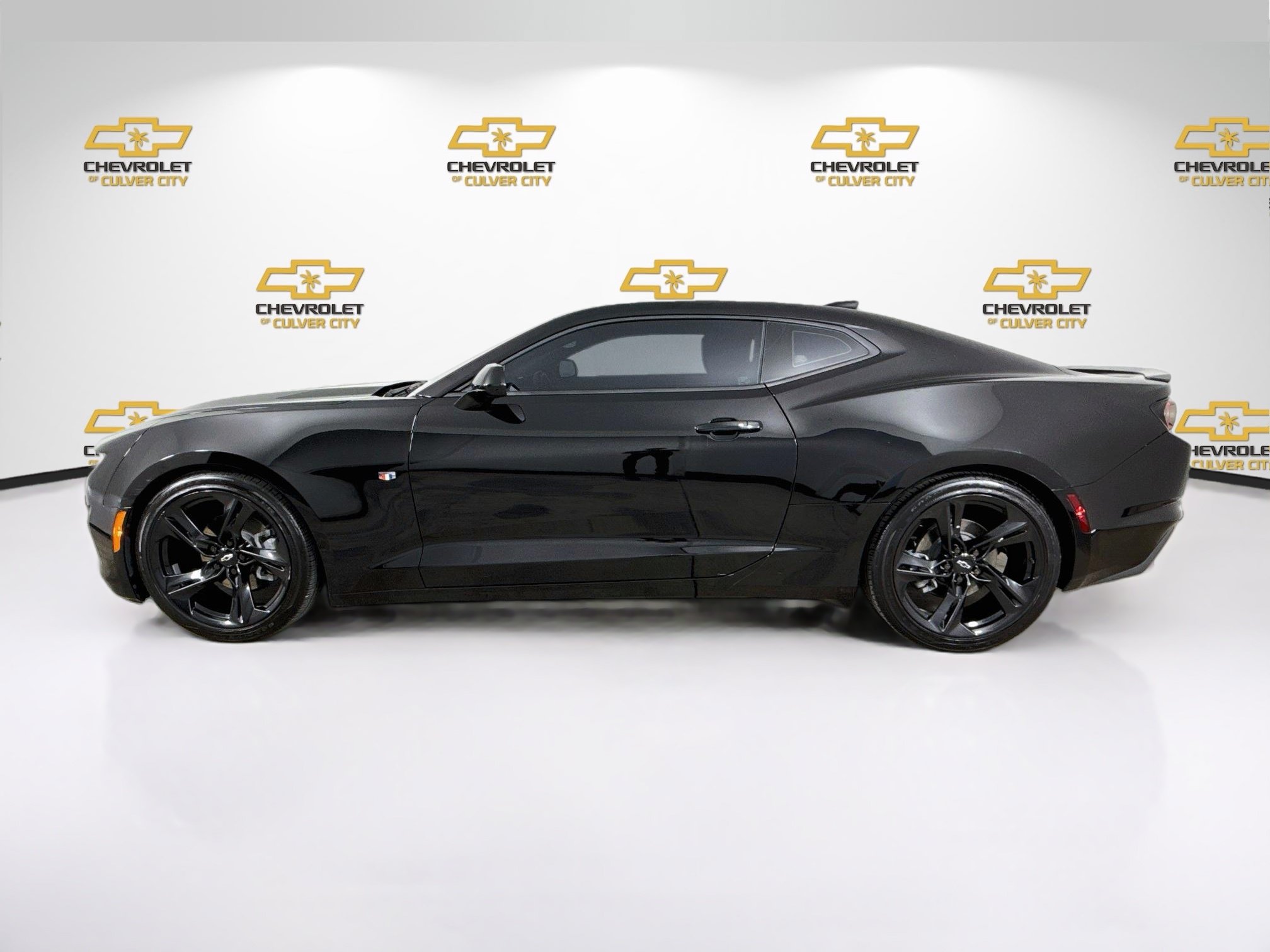 Used 2022 Chevrolet Camaro LT w/ RS Package RWD image 5