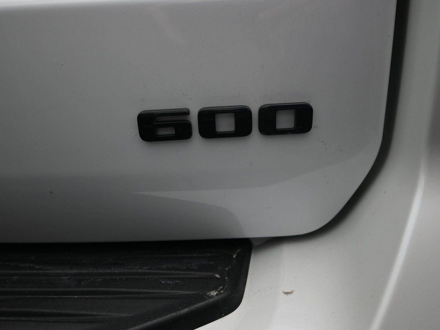 Used 2023 Cadillac Escalade Sport Platinum w/ LPO, ONYX Package image 17