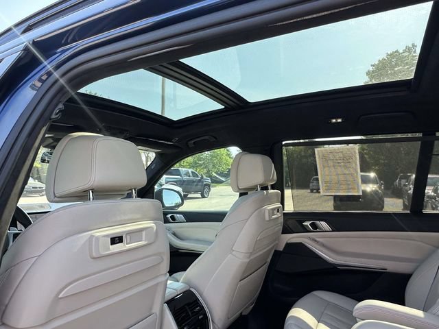 Used 2021 BMW X7 M50i AWD/4WD image 23
