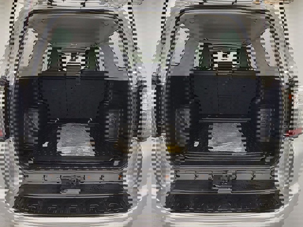 Used 2020 Toyota 4Runner TRD Off-Road Premium image 31