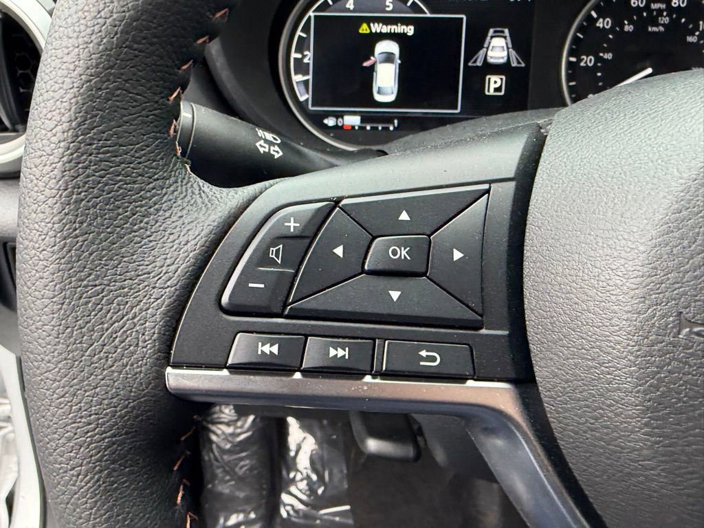 New 2025 Nissan Versa SR w/ Trunk Package FWD image 22