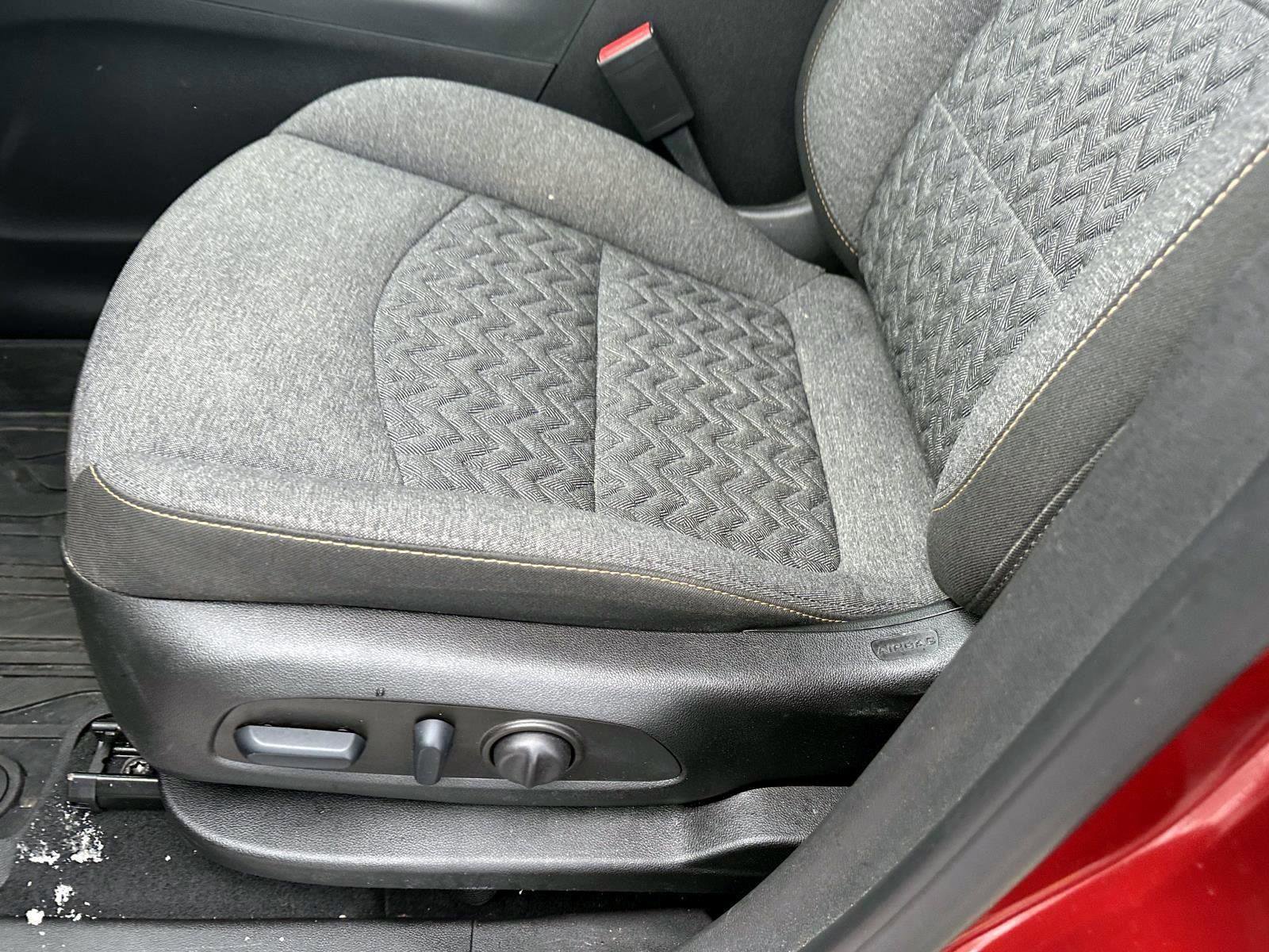 Used 2023 Chevrolet Equinox LT image 17