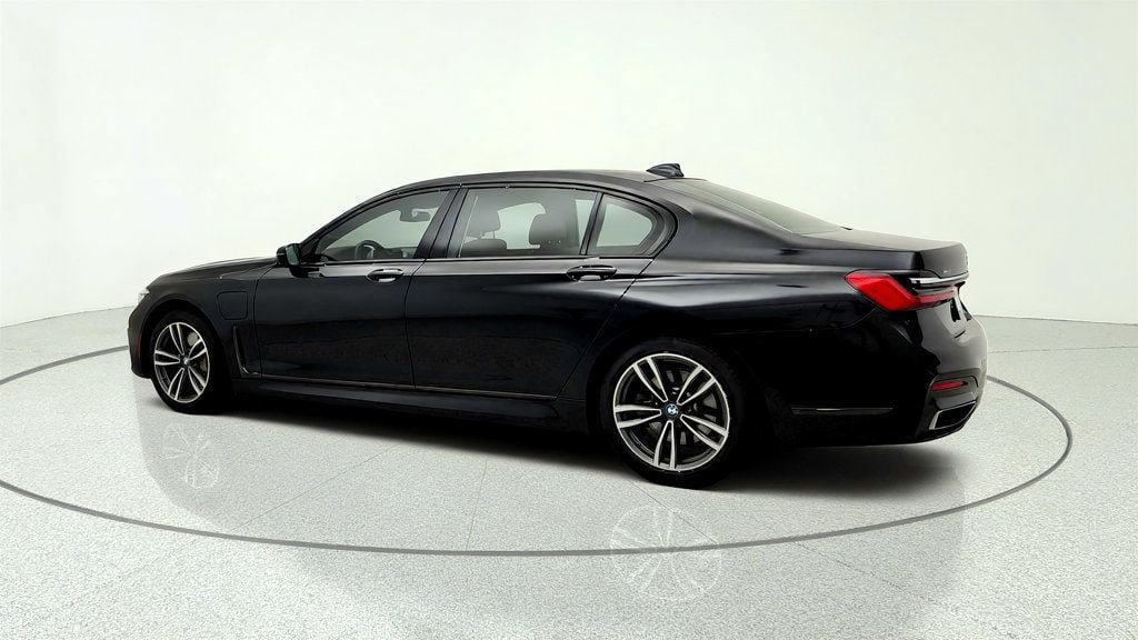 Used 2020 BMW 745e xDrive AWD/4WD image 7