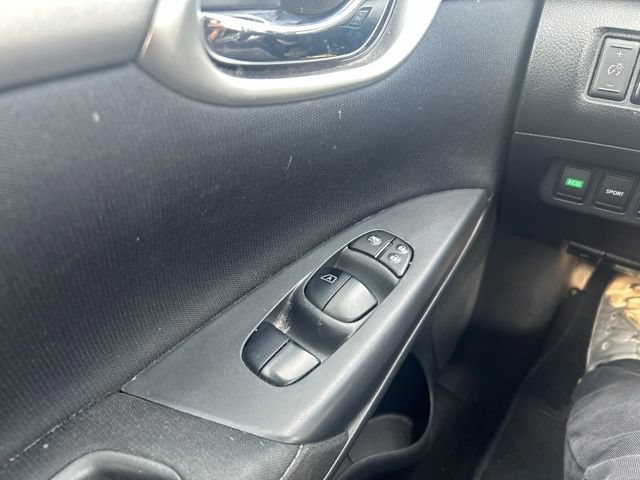 Used 2015 Nissan Sentra SV FWD image 32