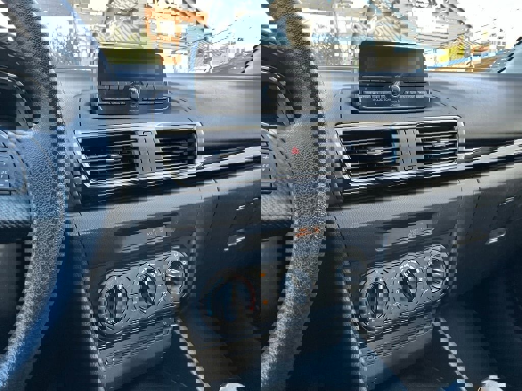 Used 2014 MAZDA MAZDA3 i Sport image 16