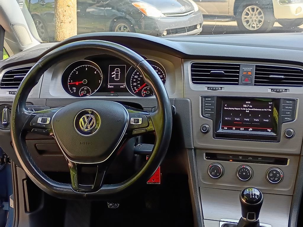 Used 2015 Volkswagen Golf TDI S FWD image 18