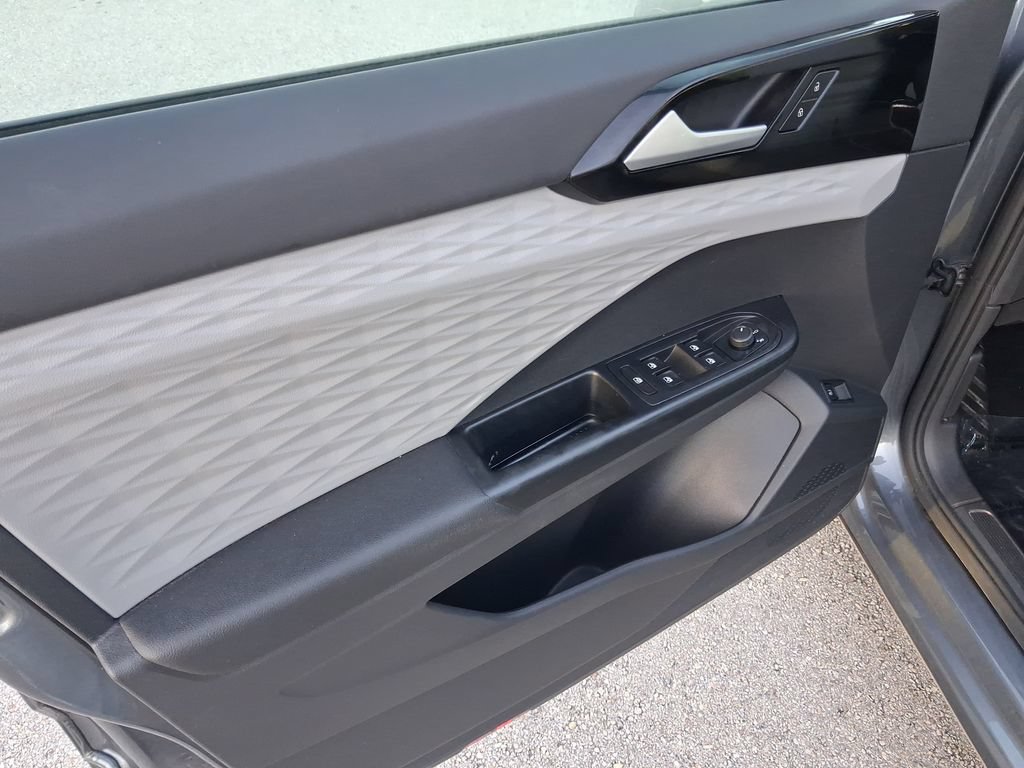 Certified 2022 Volkswagen Taos S w/ IQ Drive S Package FWD image 15