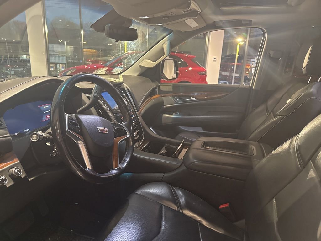 Used 2019 Cadillac Escalade Luxury image 9