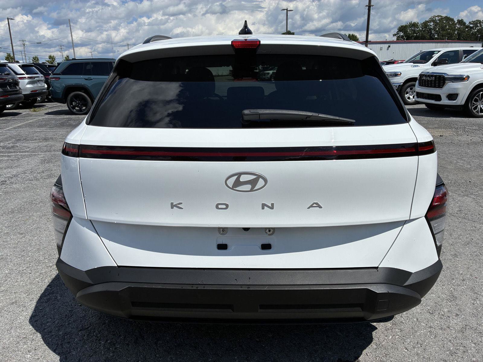 Used 2024 Hyundai Kona SEL w/ Convenience Package FWD image 6