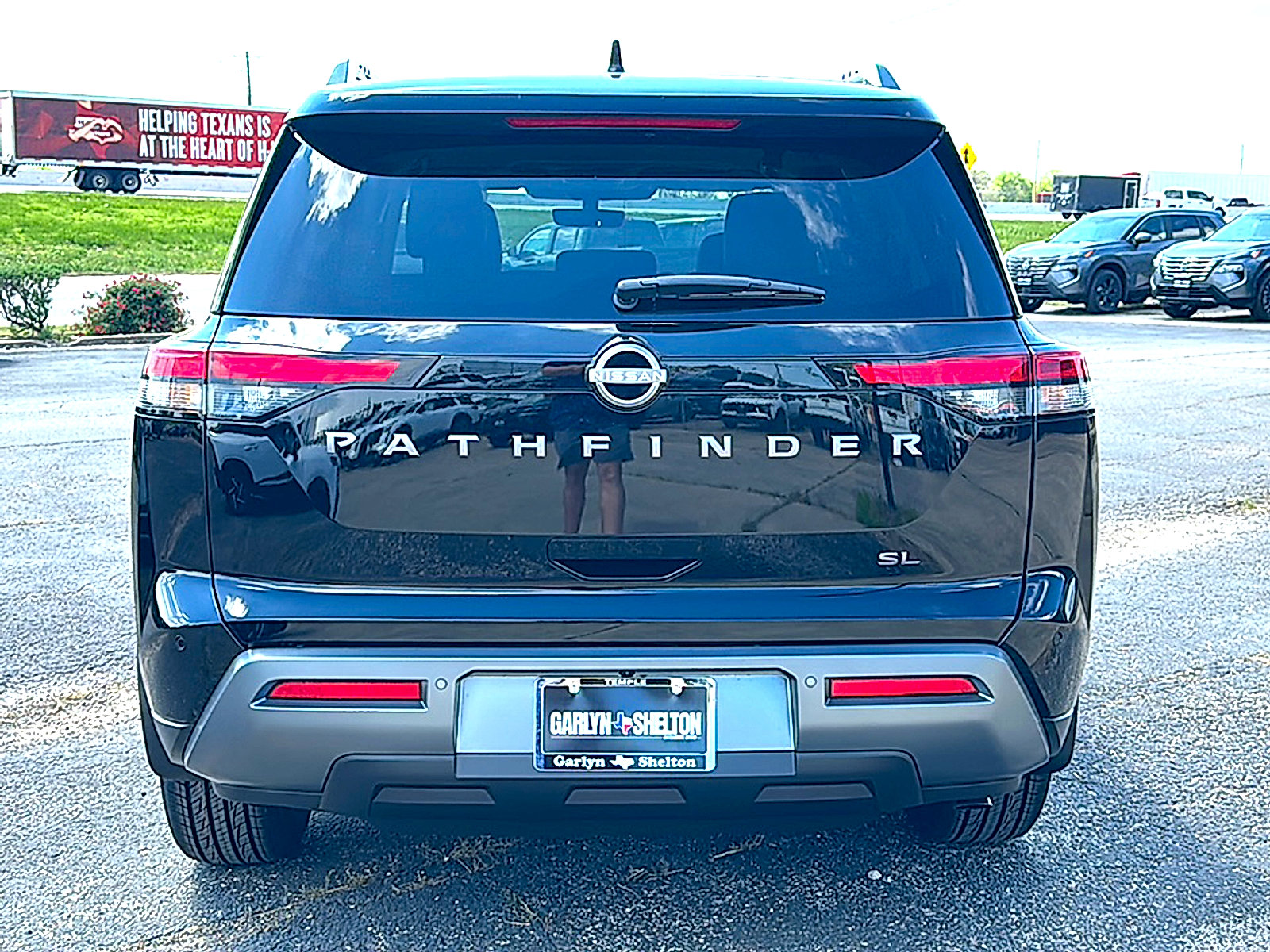 New 2026 Nissan Pathfinder SL image 7