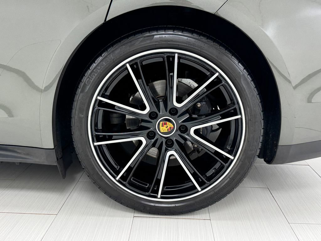 Used 2023 Porsche Panamera 4 Platinum Edition image 42