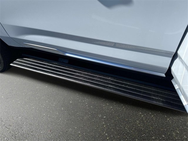 New 2026 Cadillac Escalade Luxury w/ LPO, Radiant Package image 18