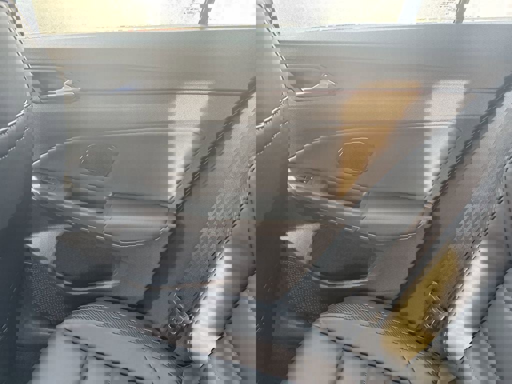 New 2026 Volkswagen Golf image 28