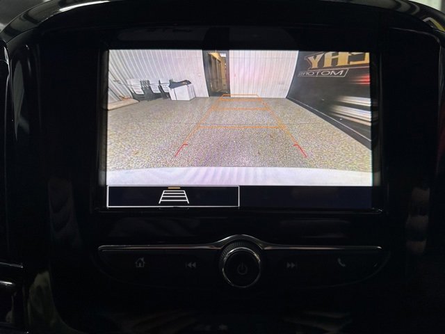 Used 2021 Chevrolet Traverse LT image 12