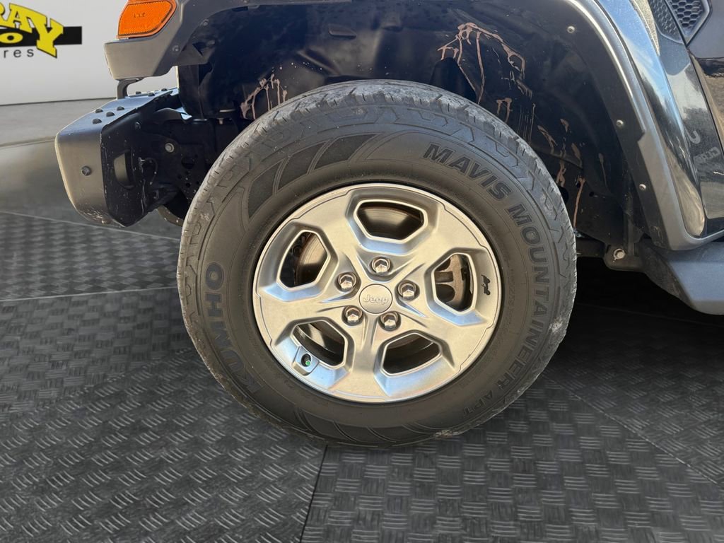 Used 2021 Jeep Gladiator Sport image 14