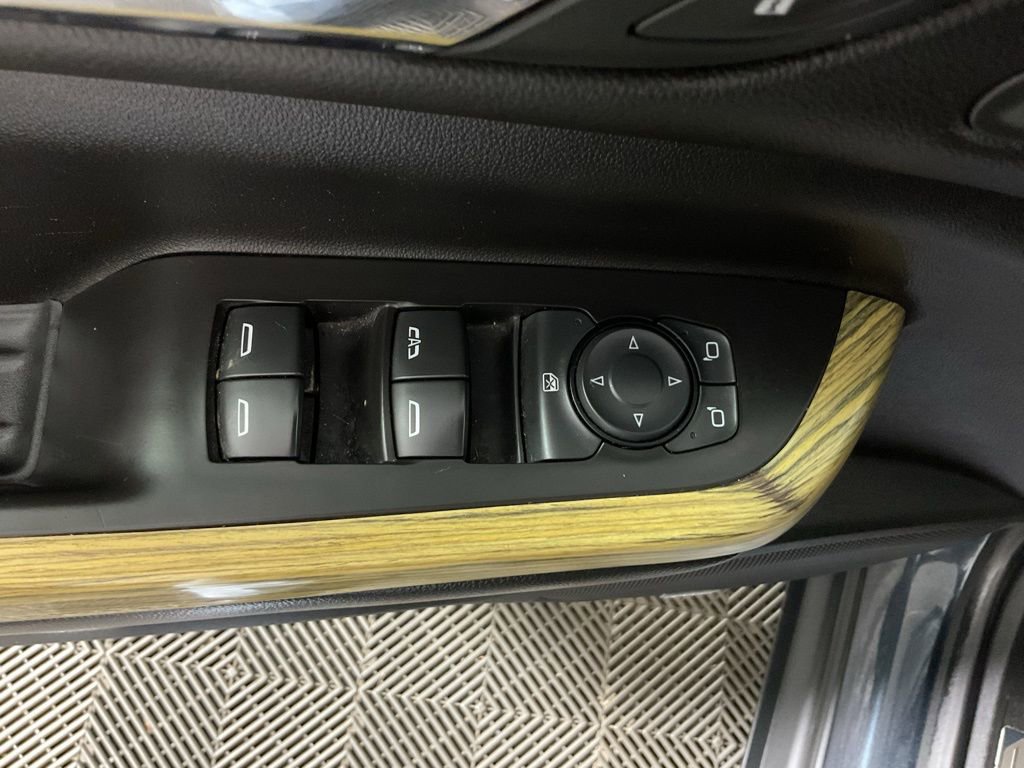 Used 2019 GMC Acadia Denali image 18