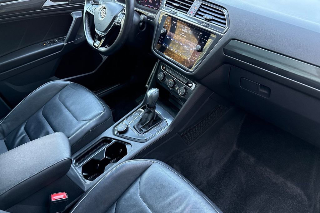 Used 2020 Volkswagen Tiguan SEL Premium R-Line image 16