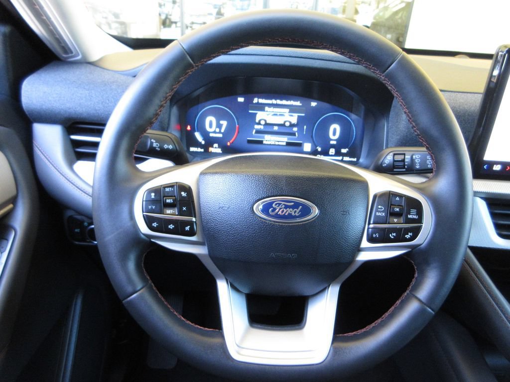 Certified 2026 Ford Explorer Active RWD image 14