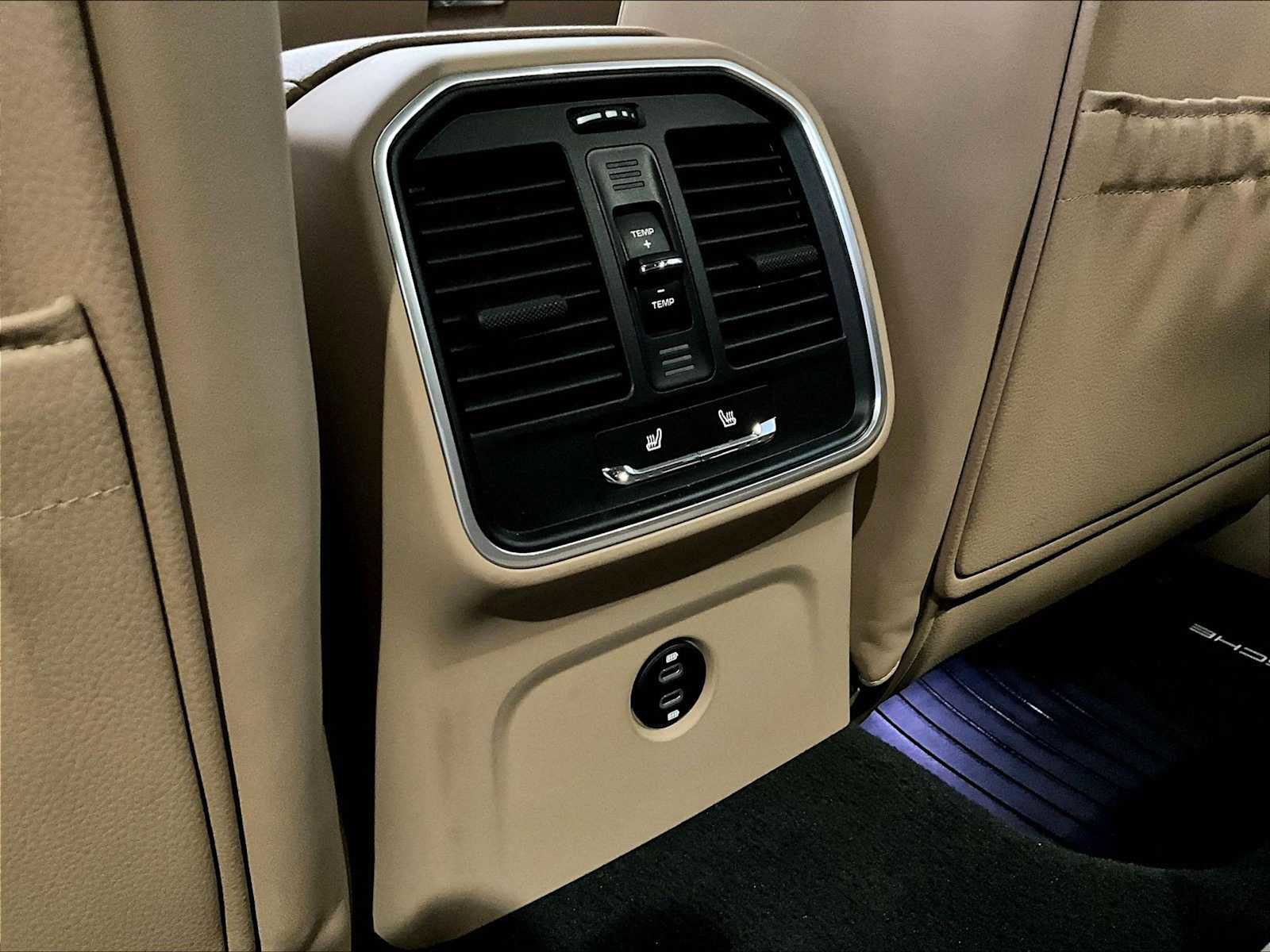 Used 2025 Porsche Macan image 30