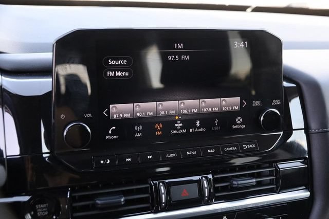 Certified 2025 Nissan Pathfinder SL w/ Black Appearance Package AWD/4WD image 18